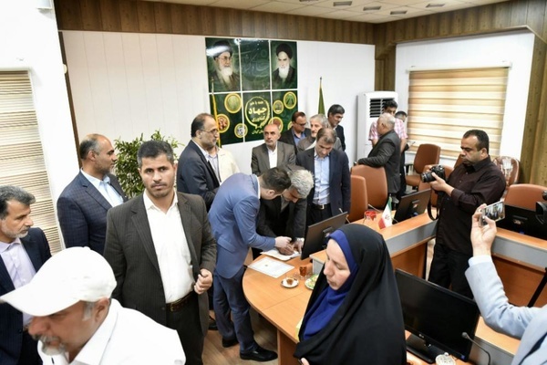 حضور سرزده دکتر سالاری در برنامه ملاقات عمومی سازمان جهاد کشاورزی حضور سرزده دکتر سالاری در برنامه ملاقات عمومی سازمان جهاد کشاورزی