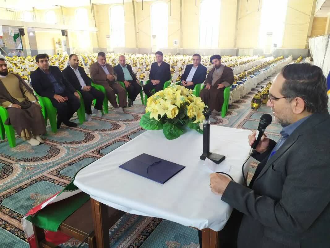 توزیع ۶۰۰ بسته معیشتی بین مددجویان دهدشت