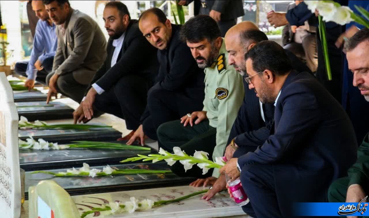 تجدید میثاق با شهدا برنامه آغازین هفته دولت در شهرستان نکا