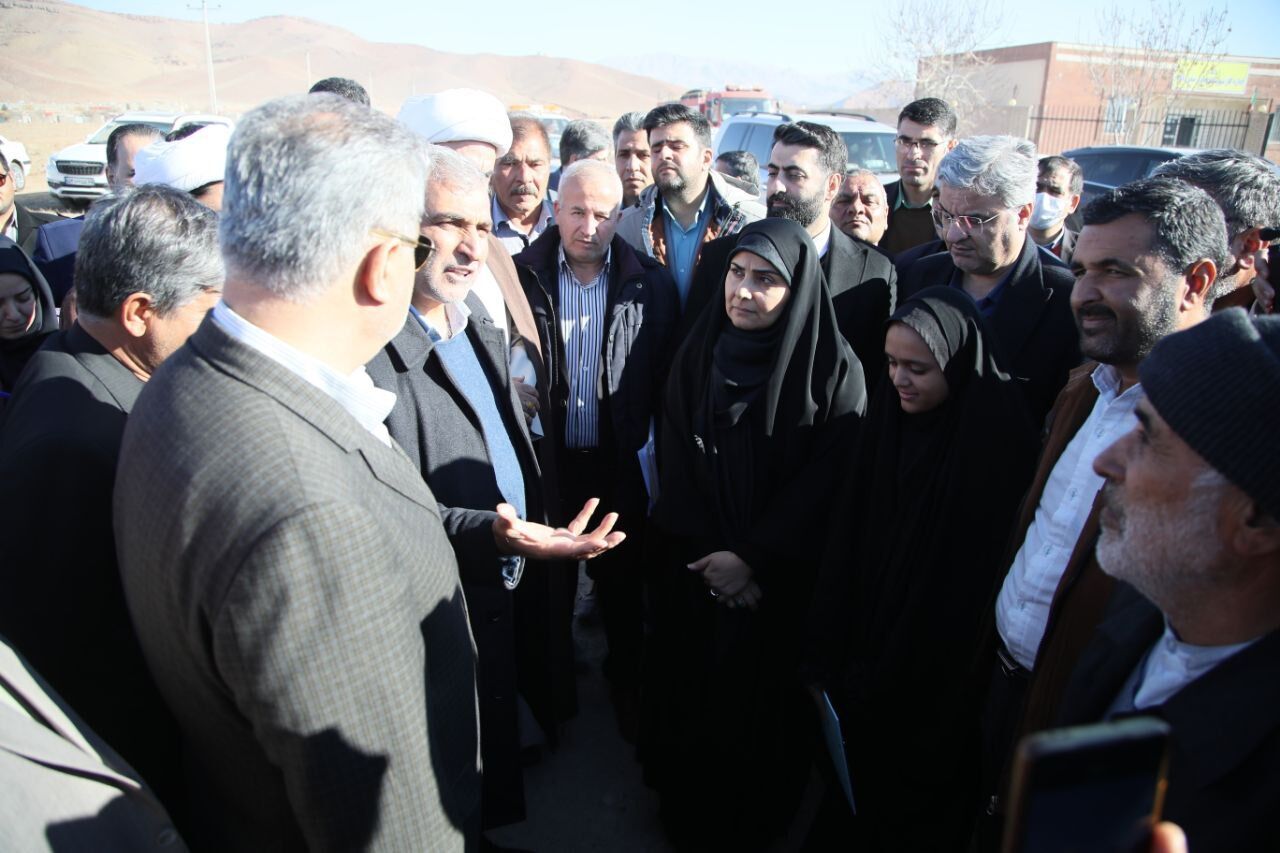 چرا ساخت یک جاده روستایی بیش از ۳۰ سال طول کشیده؟/ انتظار مردم از فرزانه صادق برای شکستن طلسم ساخت این جاده+ فیلم