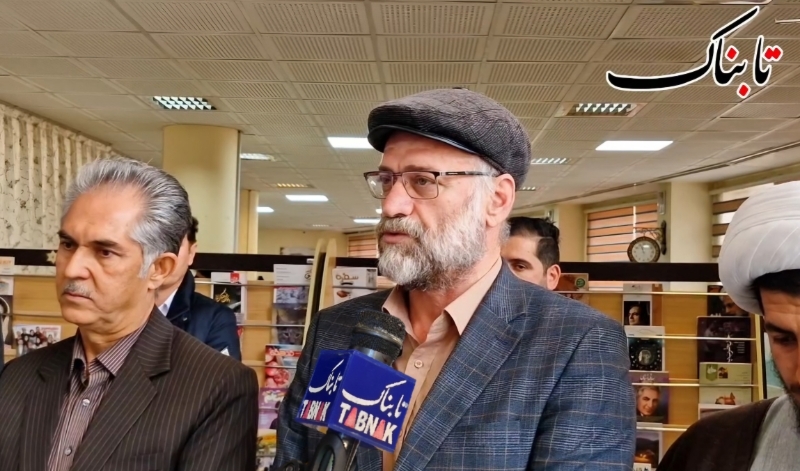 برگزاری آیین کتابخانه گردی مسئولین در کتابخانه مرکزی شهر ایلام+فیلم در حال بارگزاری