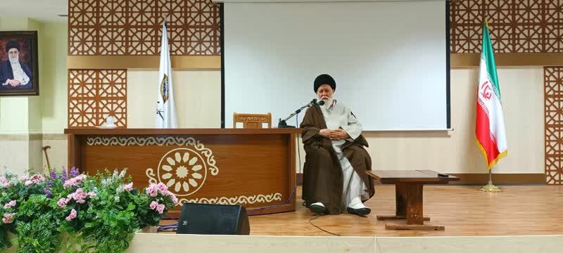 آیت&zwnj;الله مهدوی کنی، الگوی جامع در پویایی اندیشه و عمل اسلامی بود