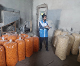 کشف کارگاه غیرمجاز تولید «پفک هندی» در شیراز/ جمع‌آوری ۶ تن فرآورده غیربهداشتی و هشدار جدی درباره «تهدید سلامت کودکان»