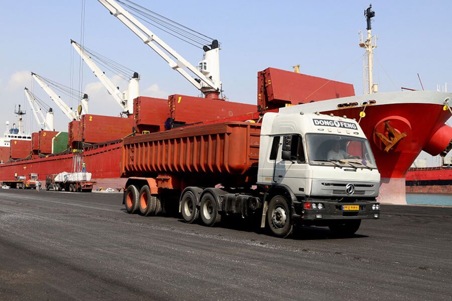 سیزدهمین کشتی کالای اساسی در بندر شهید رجایی پهلو گرفت سیزدهمین کشتی کالای اساسی در بندر شهید رجایی پهلو گرفت